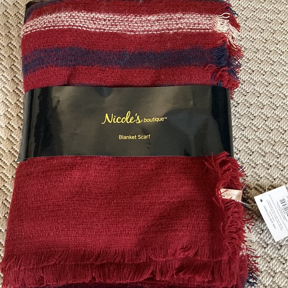 Blanket Scarf - Picture 2 of 3